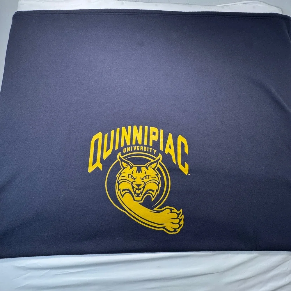 MV Sport Pro Weave Sweatshirt Blanket Quinnipiac University Bobcats Navy Blue